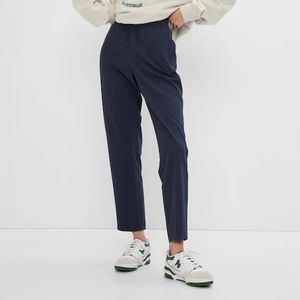 GapFit High Rise Runaround Pant Small Tall